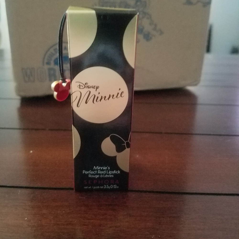 Sephora-minnie's perfect red liptick